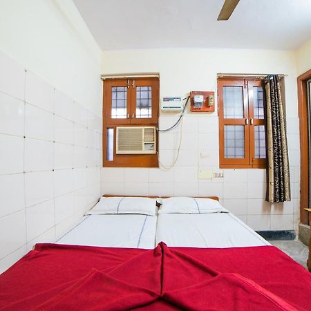 Hotel O Sree Radha Lodge Near Snow World 세쿤데라바드 외부 사진