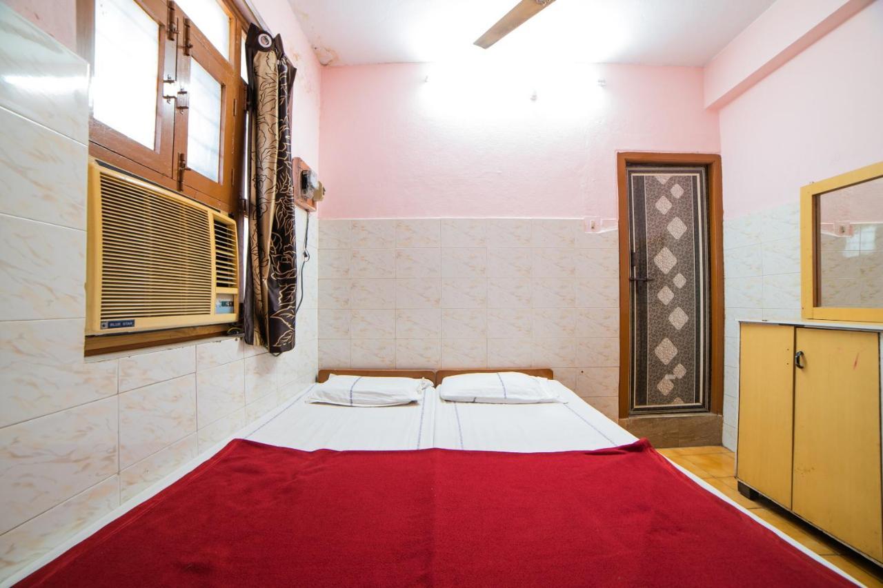 Hotel O Sree Radha Lodge Near Snow World 세쿤데라바드 외부 사진