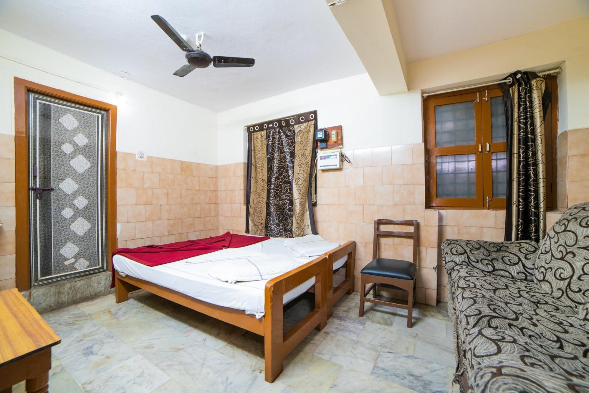 Hotel O Sree Radha Lodge Near Snow World 세쿤데라바드 외부 사진