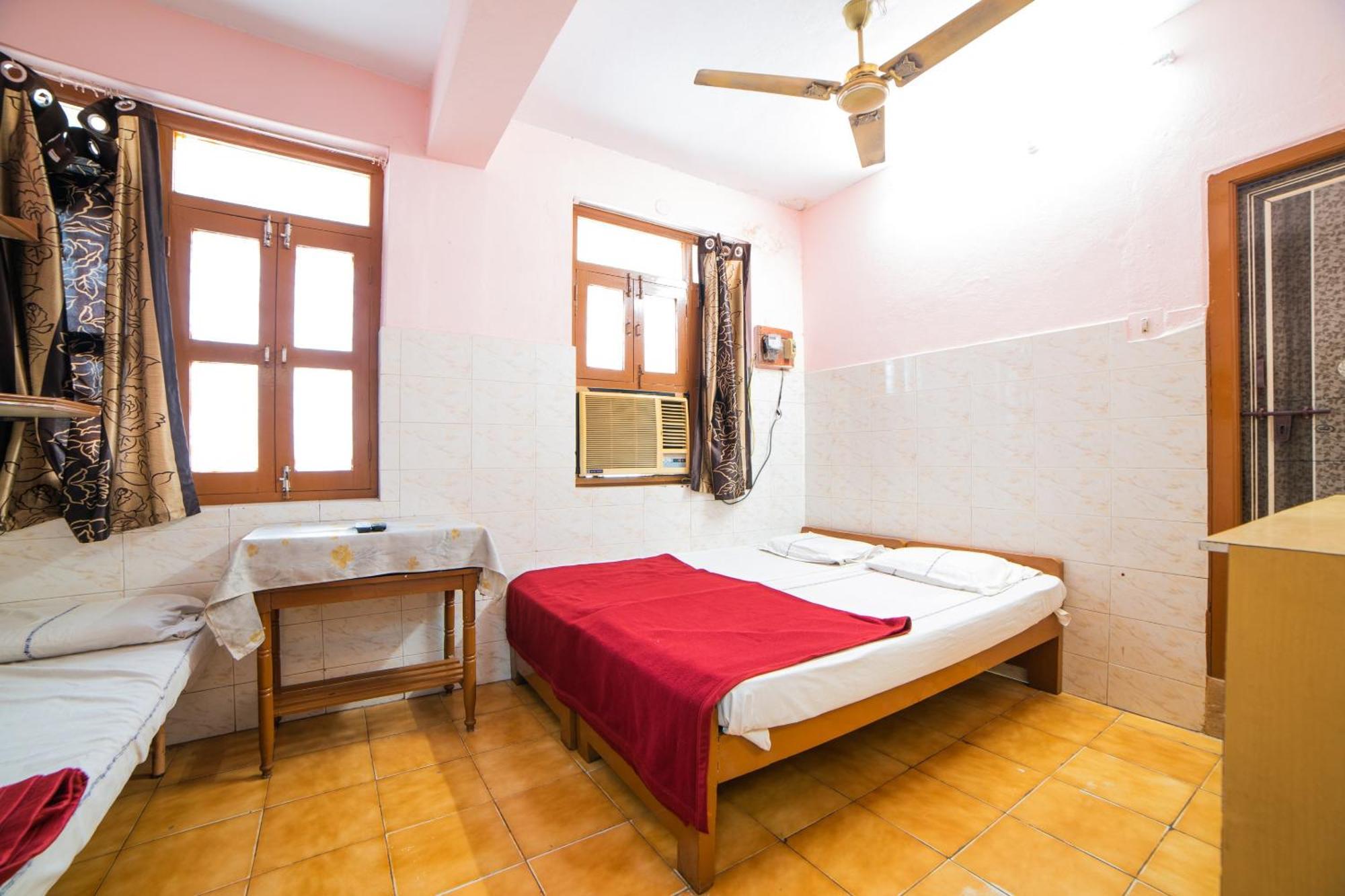 Hotel O Sree Radha Lodge Near Snow World 세쿤데라바드 외부 사진