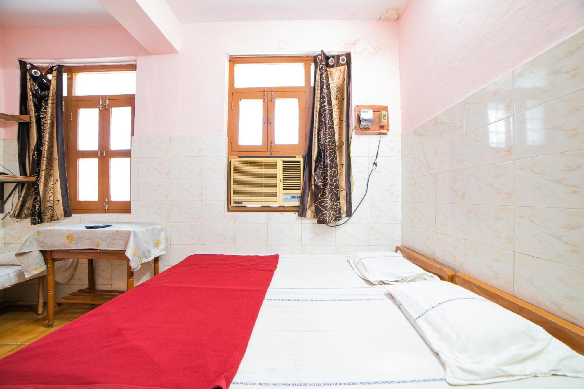 Hotel O Sree Radha Lodge Near Snow World 세쿤데라바드 외부 사진