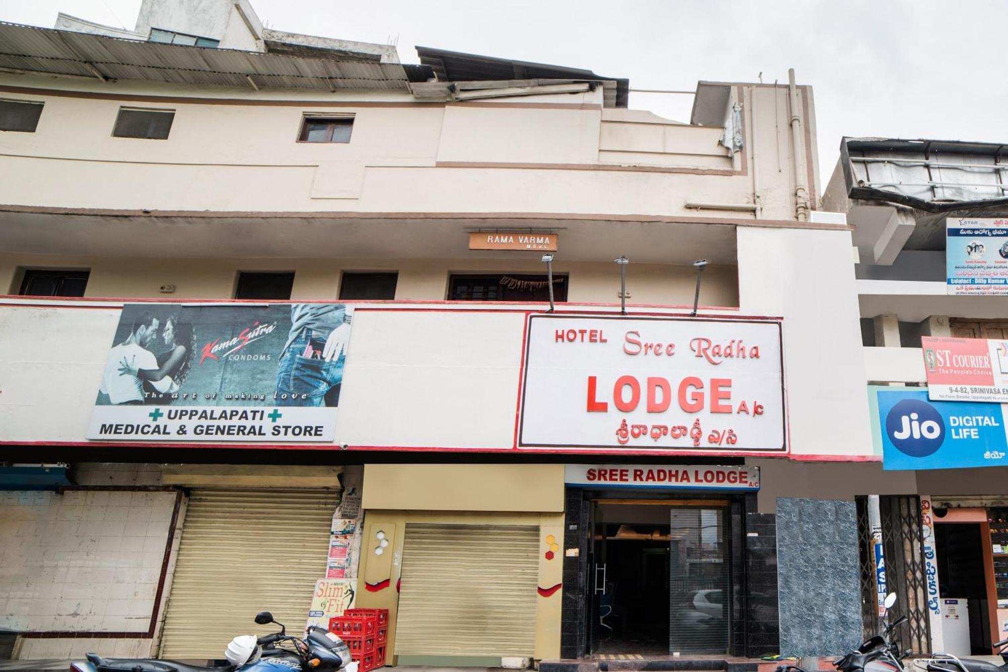 Hotel O Sree Radha Lodge Near Snow World 세쿤데라바드 외부 사진