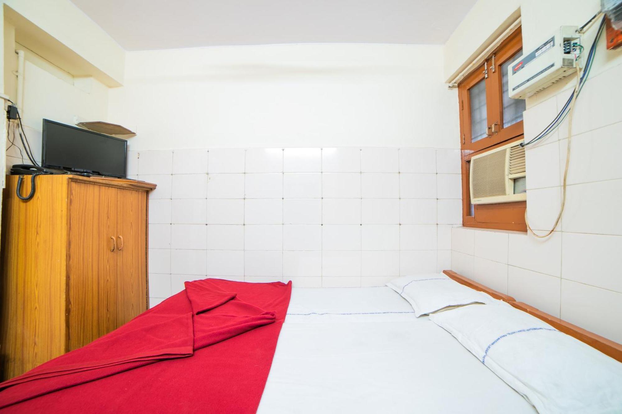 Hotel O Sree Radha Lodge Near Snow World 세쿤데라바드 외부 사진