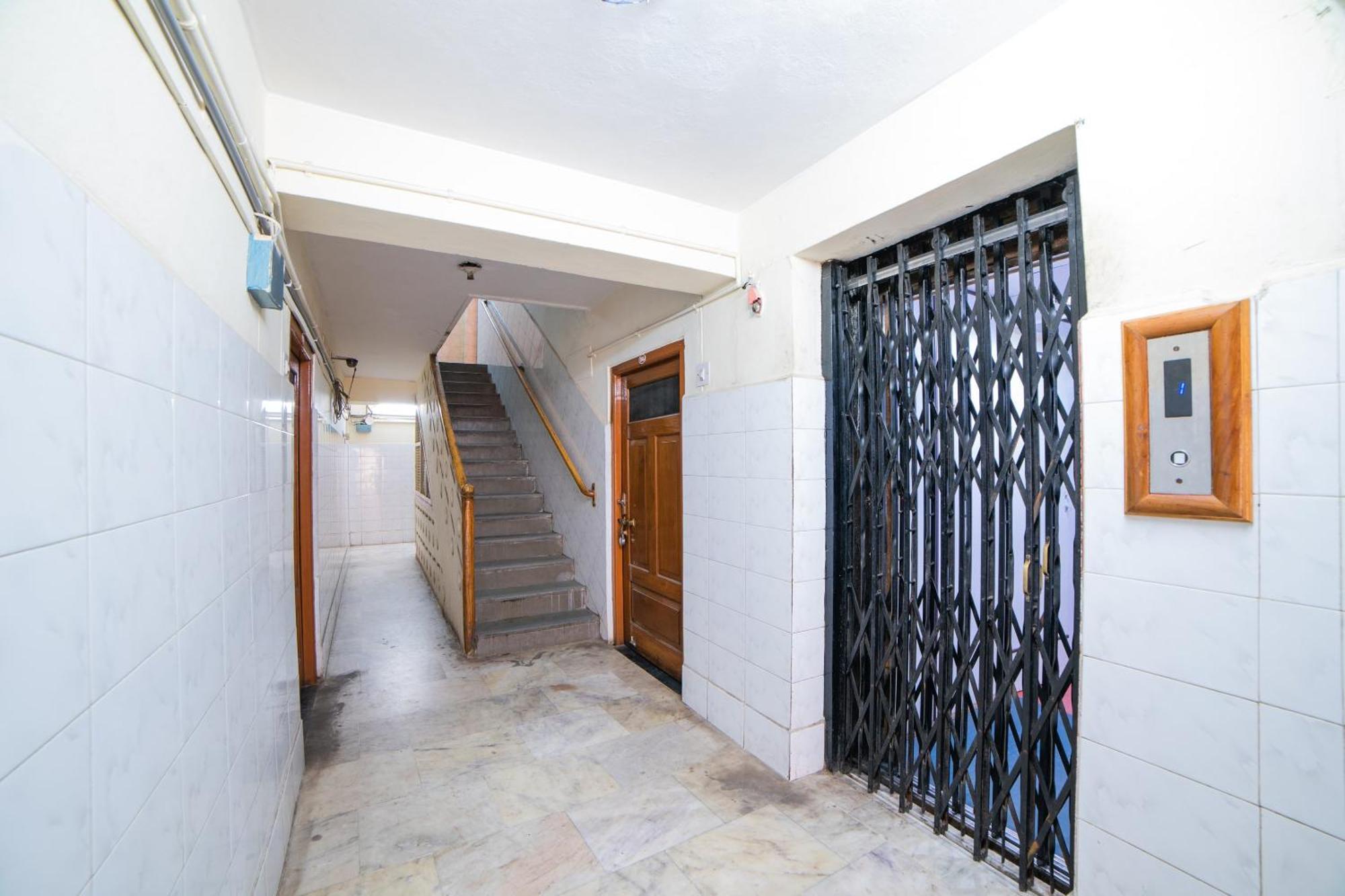 Hotel O Sree Radha Lodge Near Snow World 세쿤데라바드 외부 사진