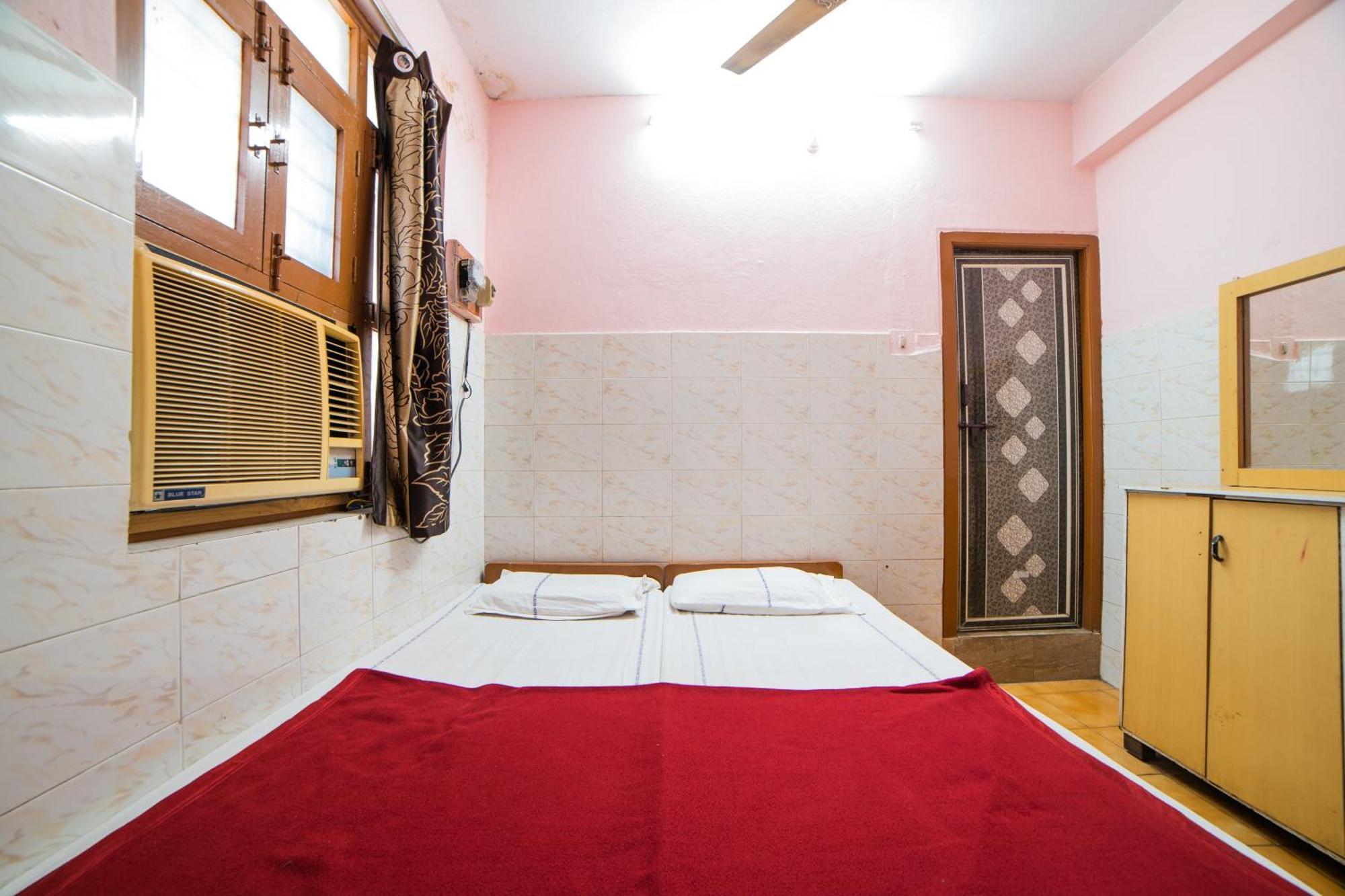Hotel O Sree Radha Lodge Near Snow World 세쿤데라바드 외부 사진